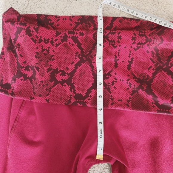 Lululemon Stillness Red Pants Wide Baggy Joggers Sweats Roll Down Waist Size 8 - Picture 8 of 16